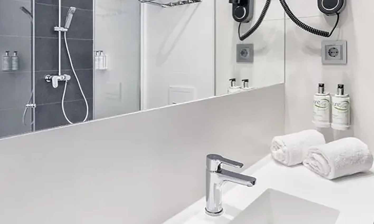 Baño B&B Hotel Murcia
