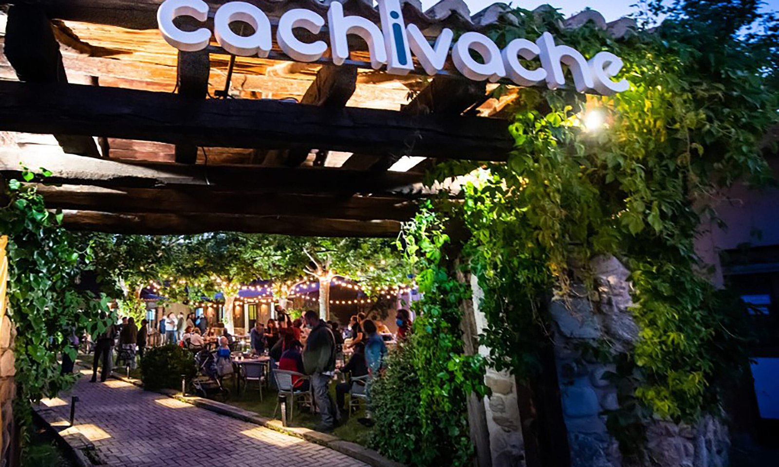 Fachada Cachibache