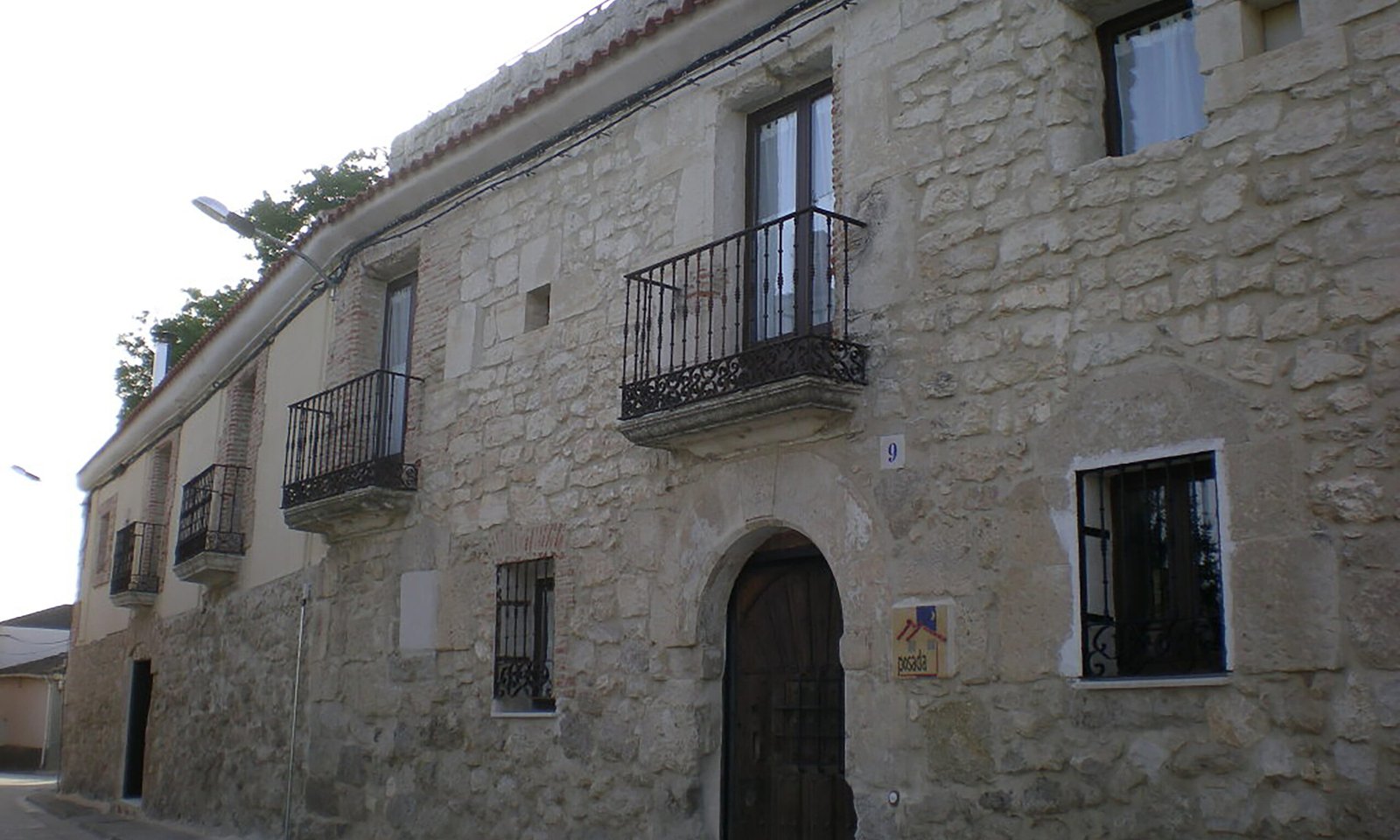 Fachada Posada La Casona de Valbuena