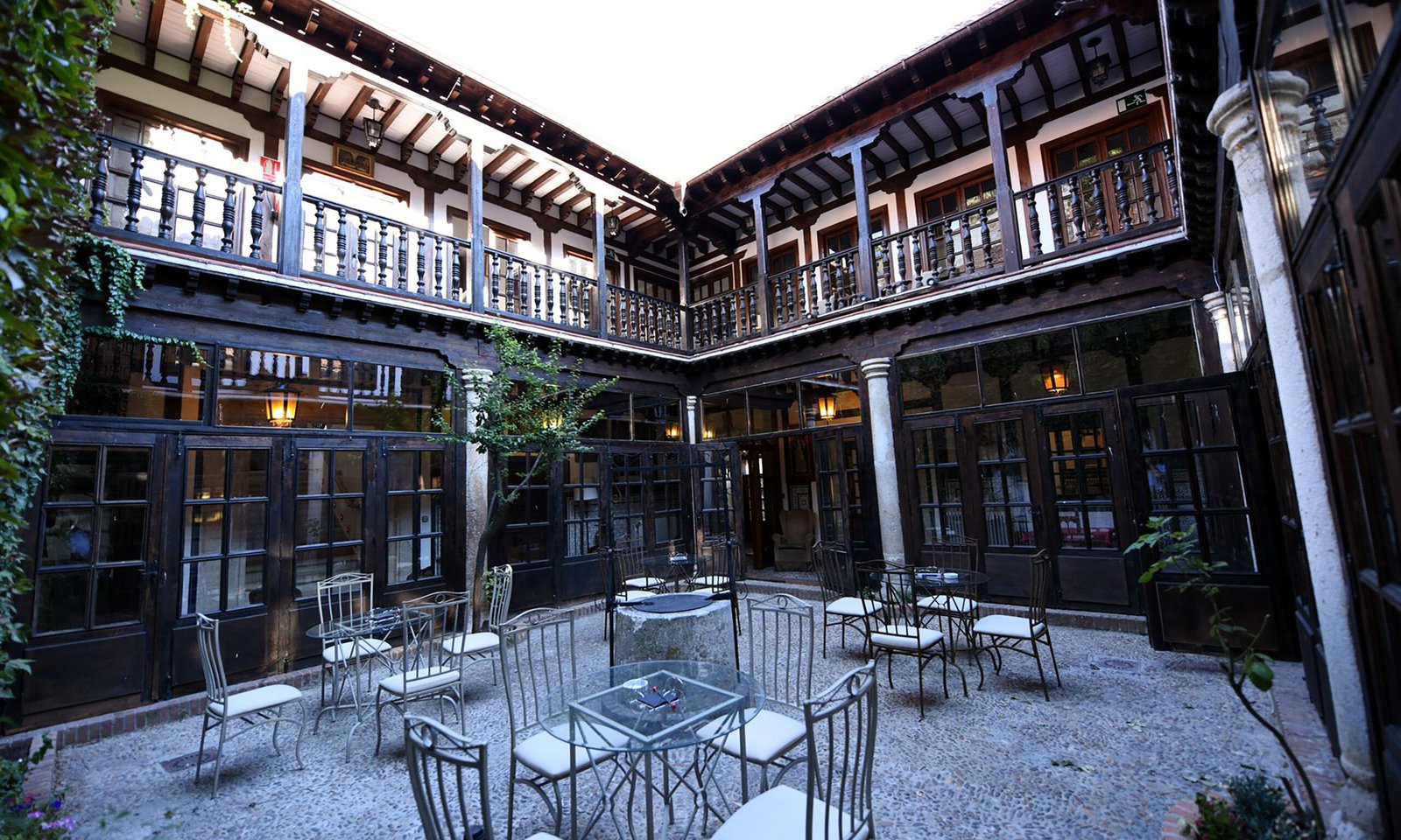 Terraza Hostería Real de Zamora